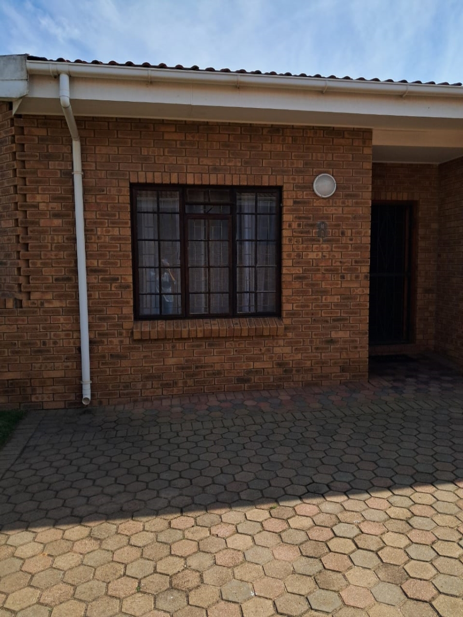 2 Bedroom Property for Sale in Bayview Western Cape